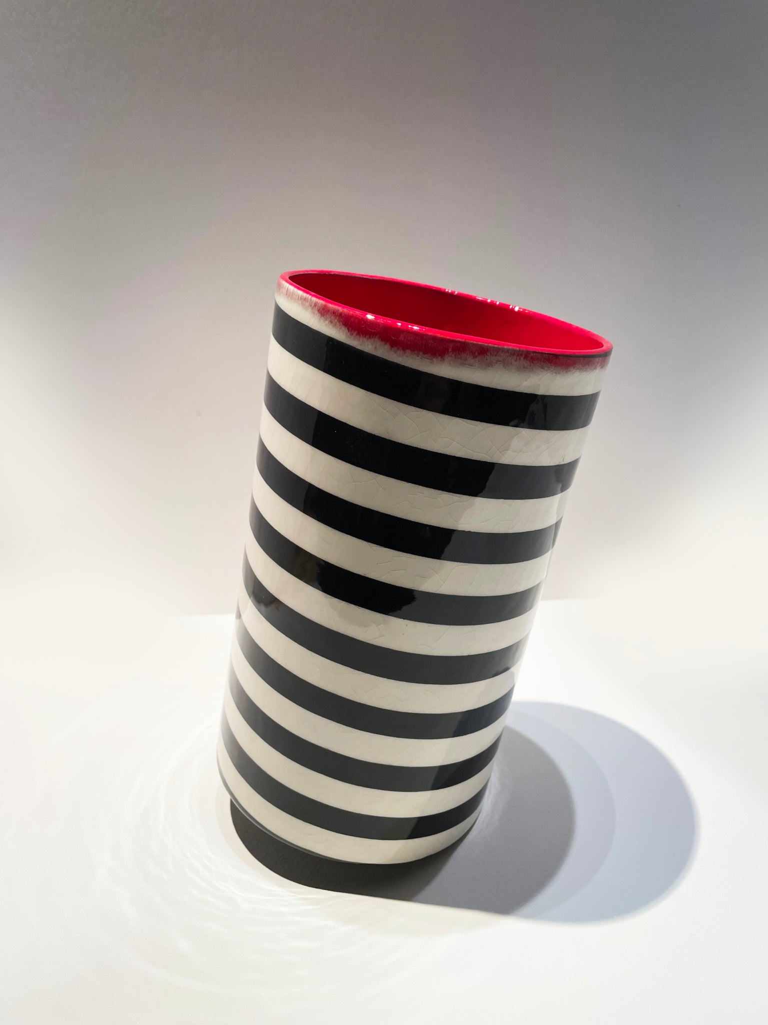 Spin Vase . 8" thin stripe