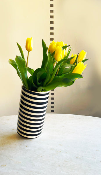 Spin Vase . 8" thin stripe
